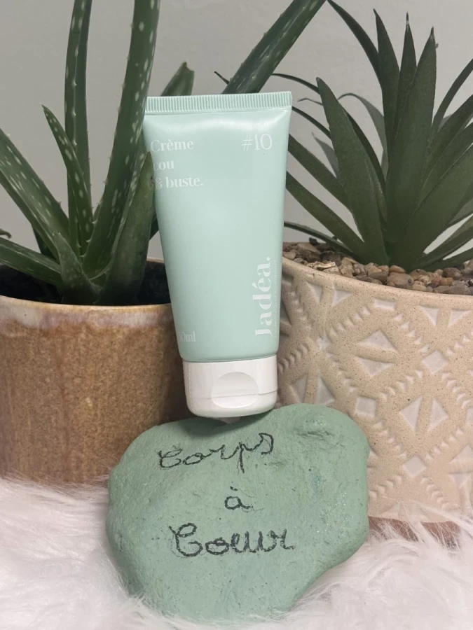 N°10 Hydrater Crème Cou et Buste Jadéa