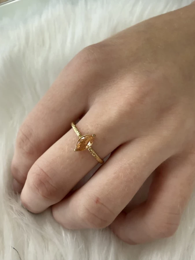 Bague Dorée avec Pierre marron orangé Nakupenda