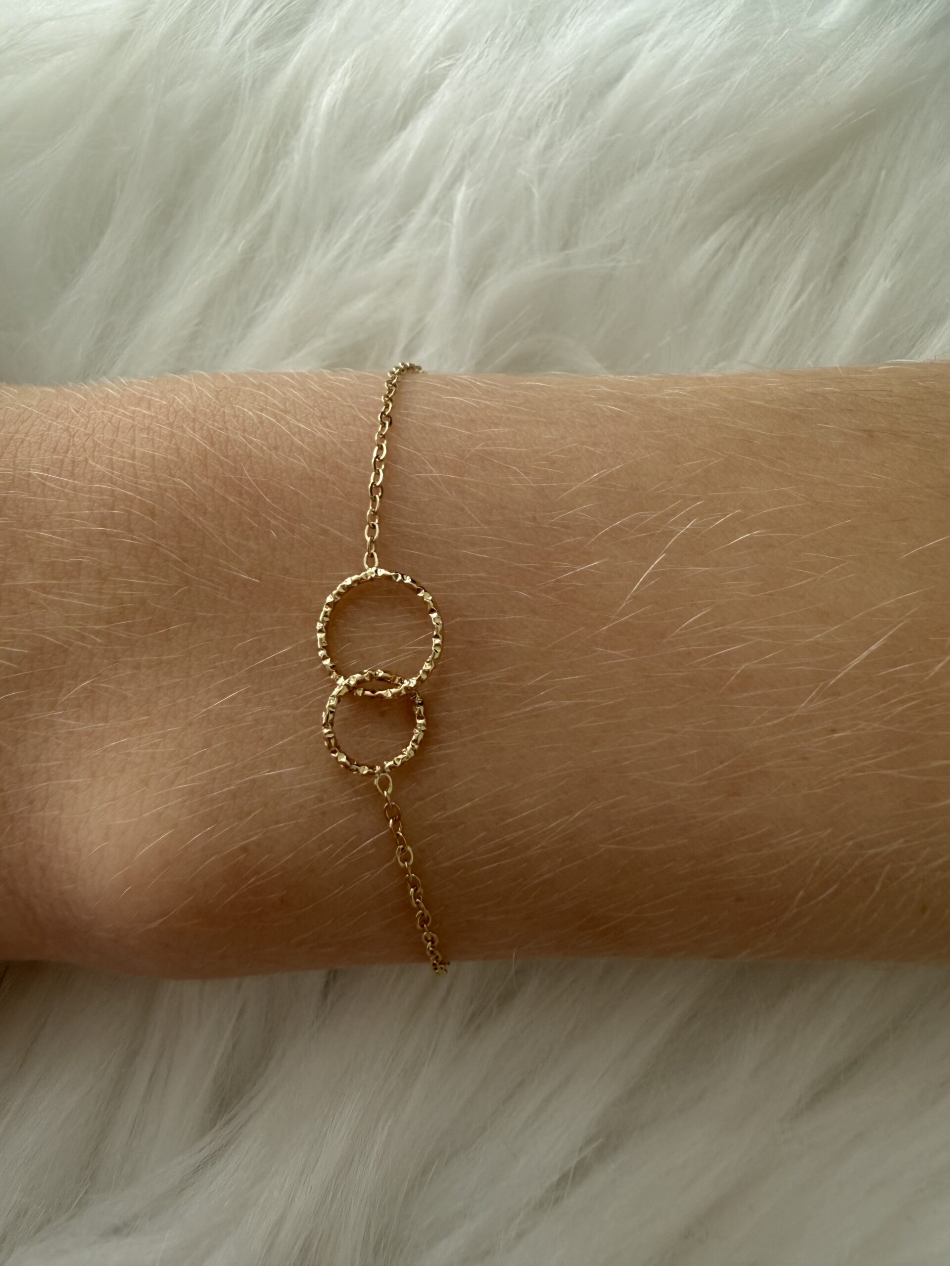 Bracelet dorée cercle entrelacés Nakupenda