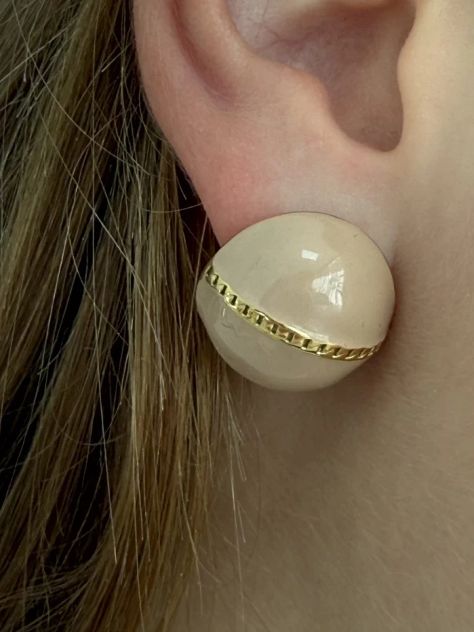Boucles d'oreilles boule beige Nakupenda