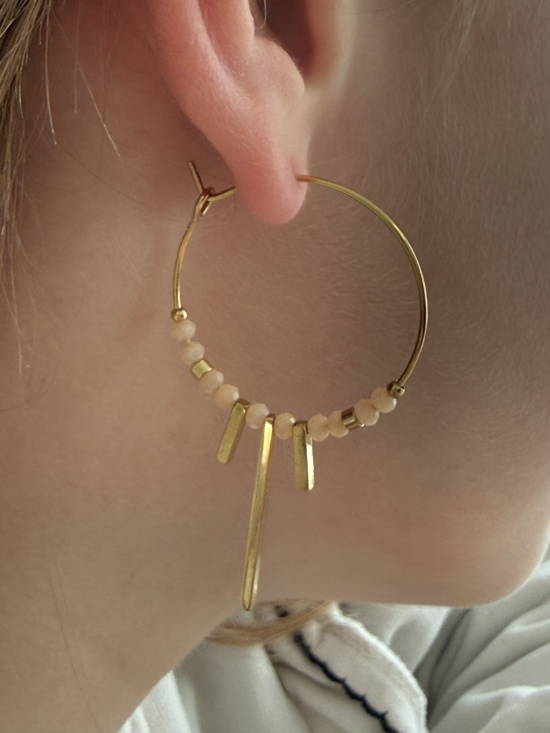 Creoles beiges et dorées