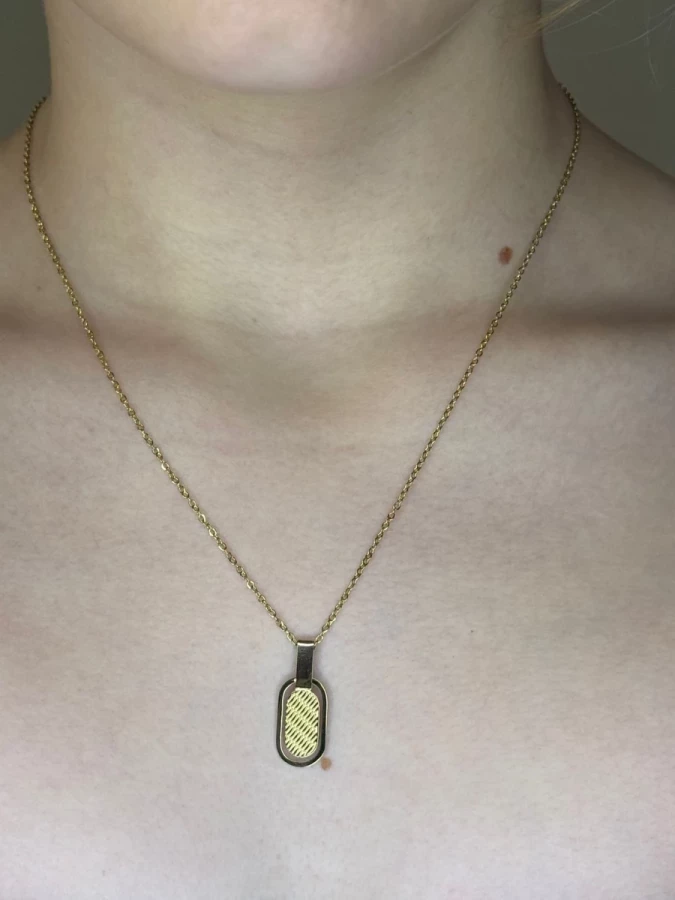 collier pendentif oval doré Nakupenda
