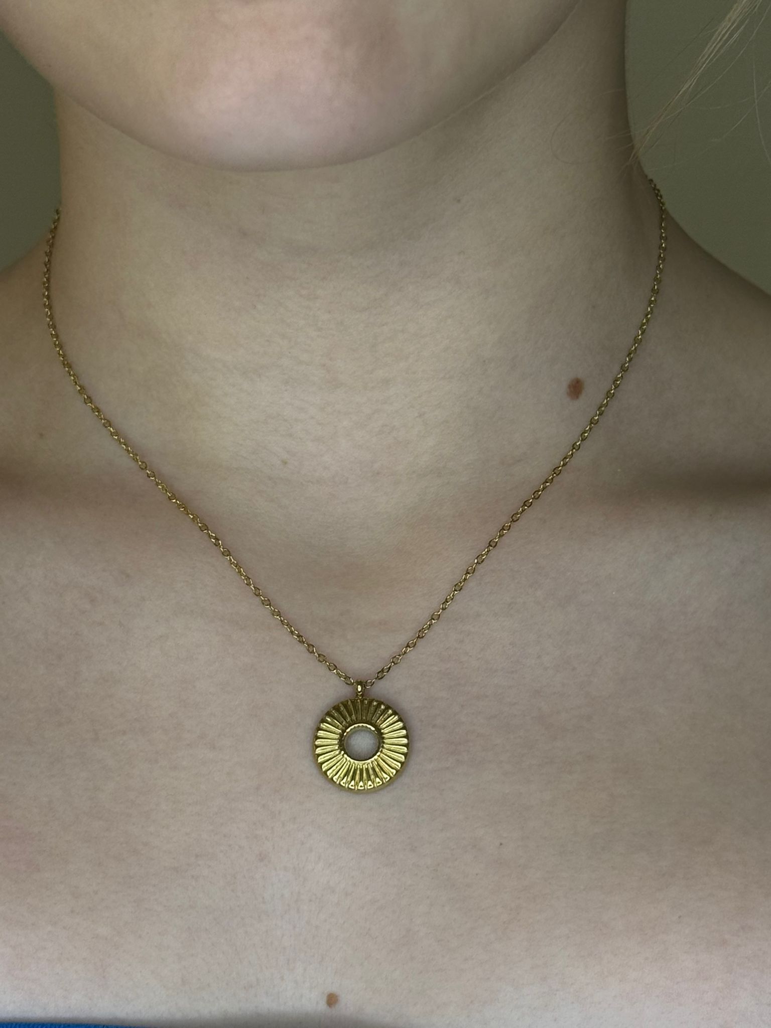 Collier pendentif Rond doré Nakupenda